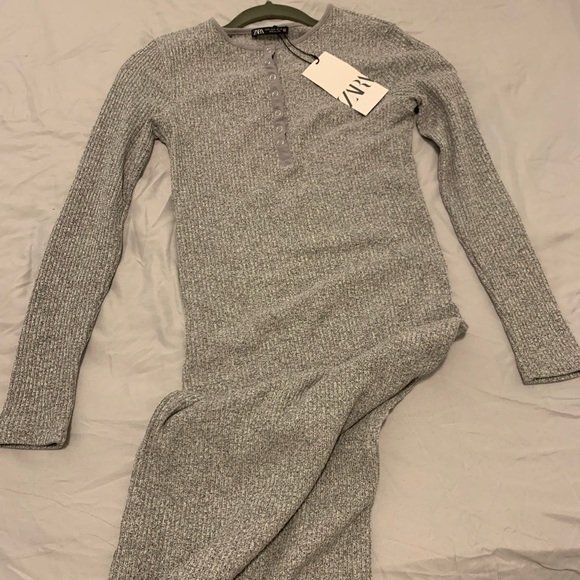 NWT ZARA Bodycon Gray Ribbed Soft Sweater Dress  Size: S - Picture 3 of 8